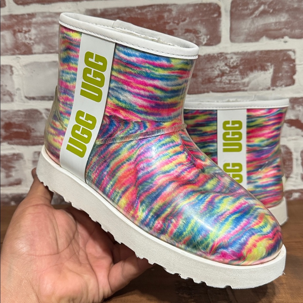 UGG Classic Clear Mini Pixelate‎ Women’s Sz 6 Multicolor Casual Ankle Rain Boots